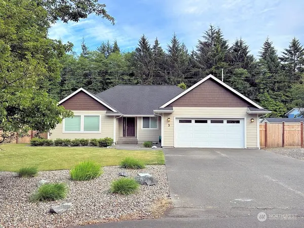 3 Perth PL, Cosmopolis, WA 98537