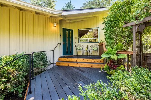 5111 NE 201st PL, Lake Forest Park, WA 98155