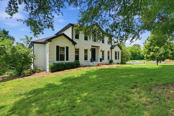 1308 Teddys Pl, Mount Juliet, TN 37122