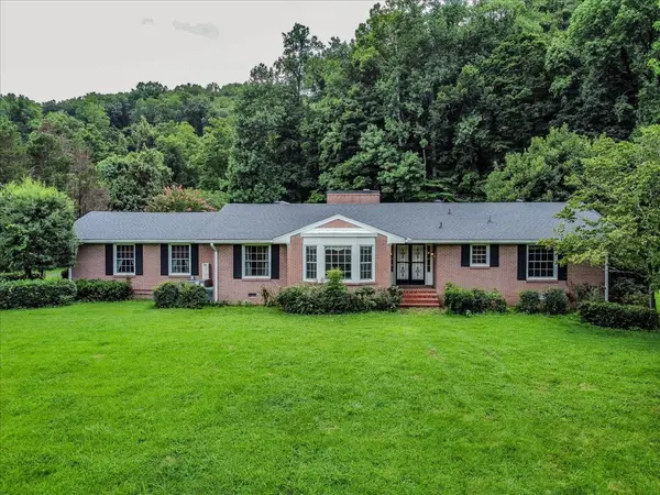 1002 Allenwood Dr, Ashland City, TN 37015