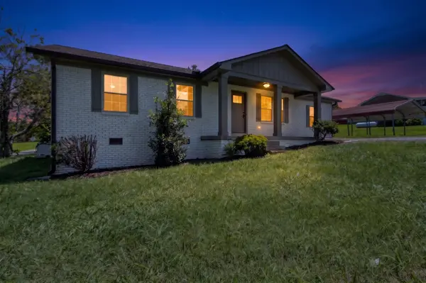 210 Crenshaw Rd, Hartsville, TN 37074