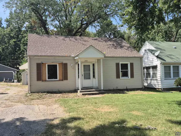2321 SE Maryland AVE, Topeka, KS 66605