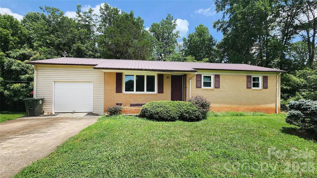 1026 Quail Hill AVE, Newton, NC 28658