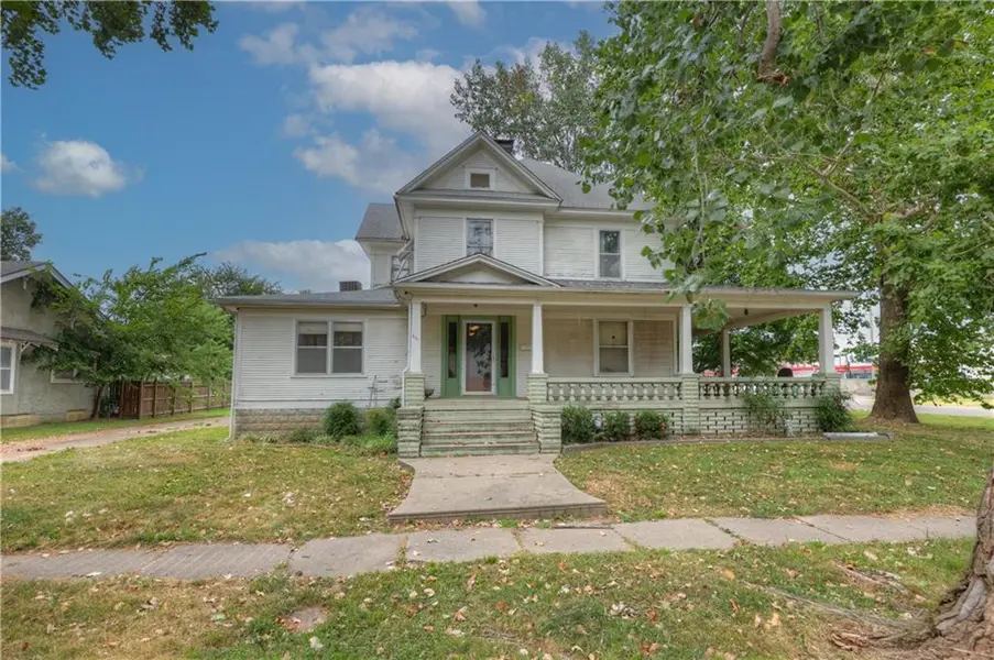 301 W Pine ST, Columbus, KS 66725