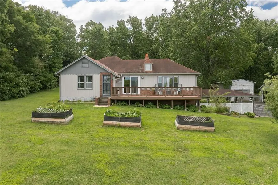 2716 Cook RD, St Joseph, MO 64505