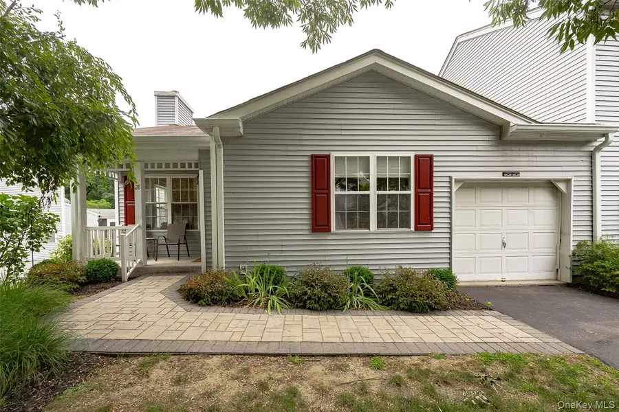 28 Tall Tree LN, Poughkeepsie, NY 12601