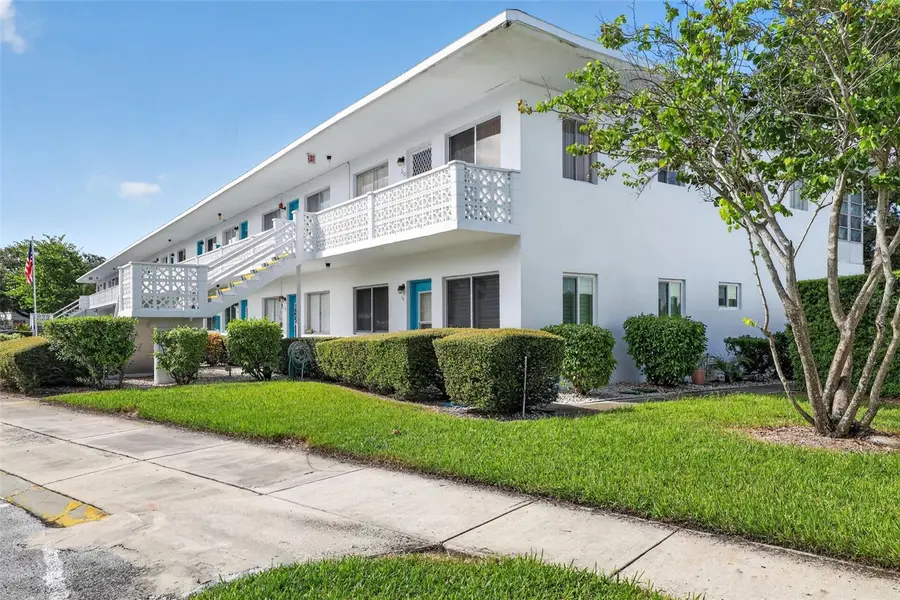 8320 112TH ST #208, Seminole, FL 33772