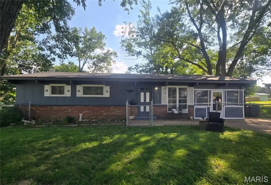 9239 Cherry LN, Pevely, MO 63070