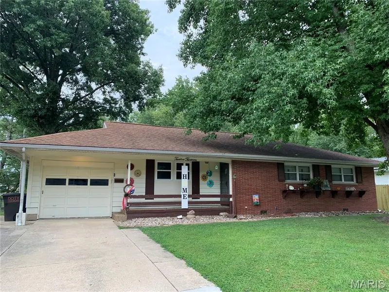 1213 Killarney DR, Greenville, IL 62246