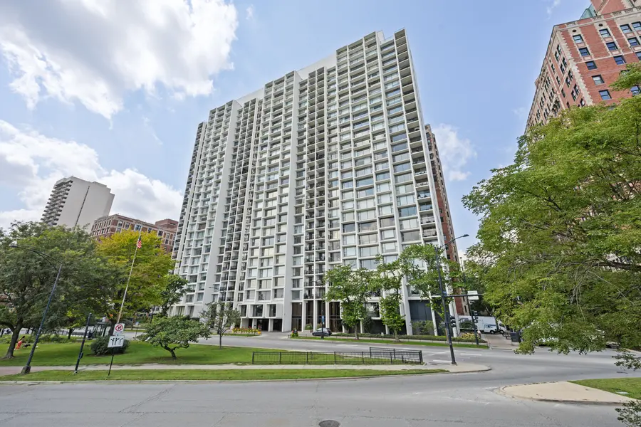 3200 N Lake Shore DR #2604, Chicago, IL 60657