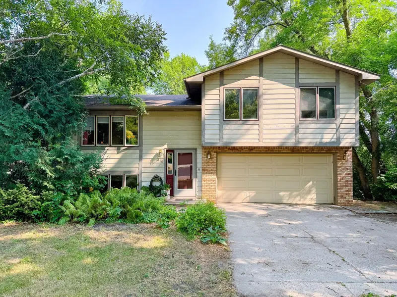 210 W Everett AVE, Fergus Falls, MN 56537