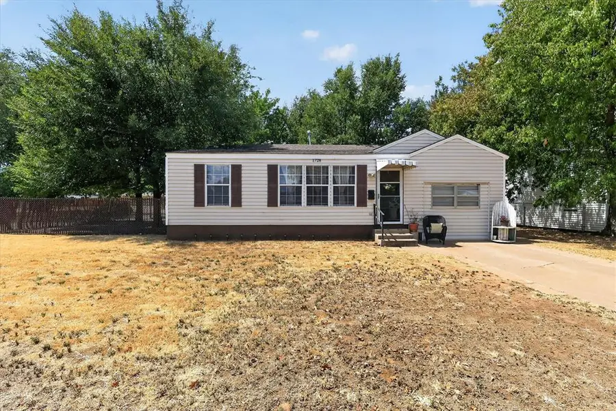 1728 S 20th ST, Chickasha, OK 73018