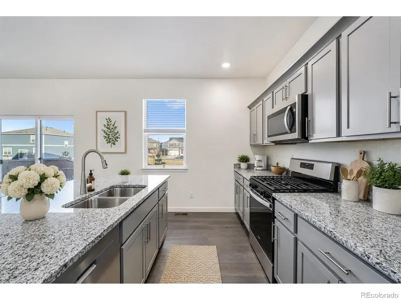 439 Bluebird RD, Johnstown, CO 80534