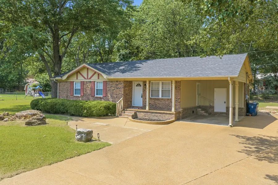 71 Tracy St, Bells, TN 38006