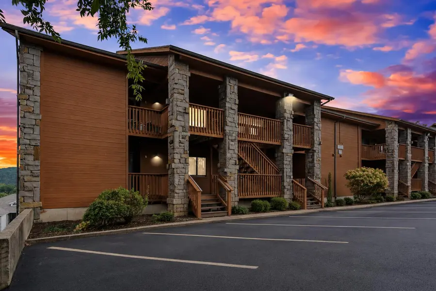 161 Avondale DR #Apt 1, Branson, MO 65616
