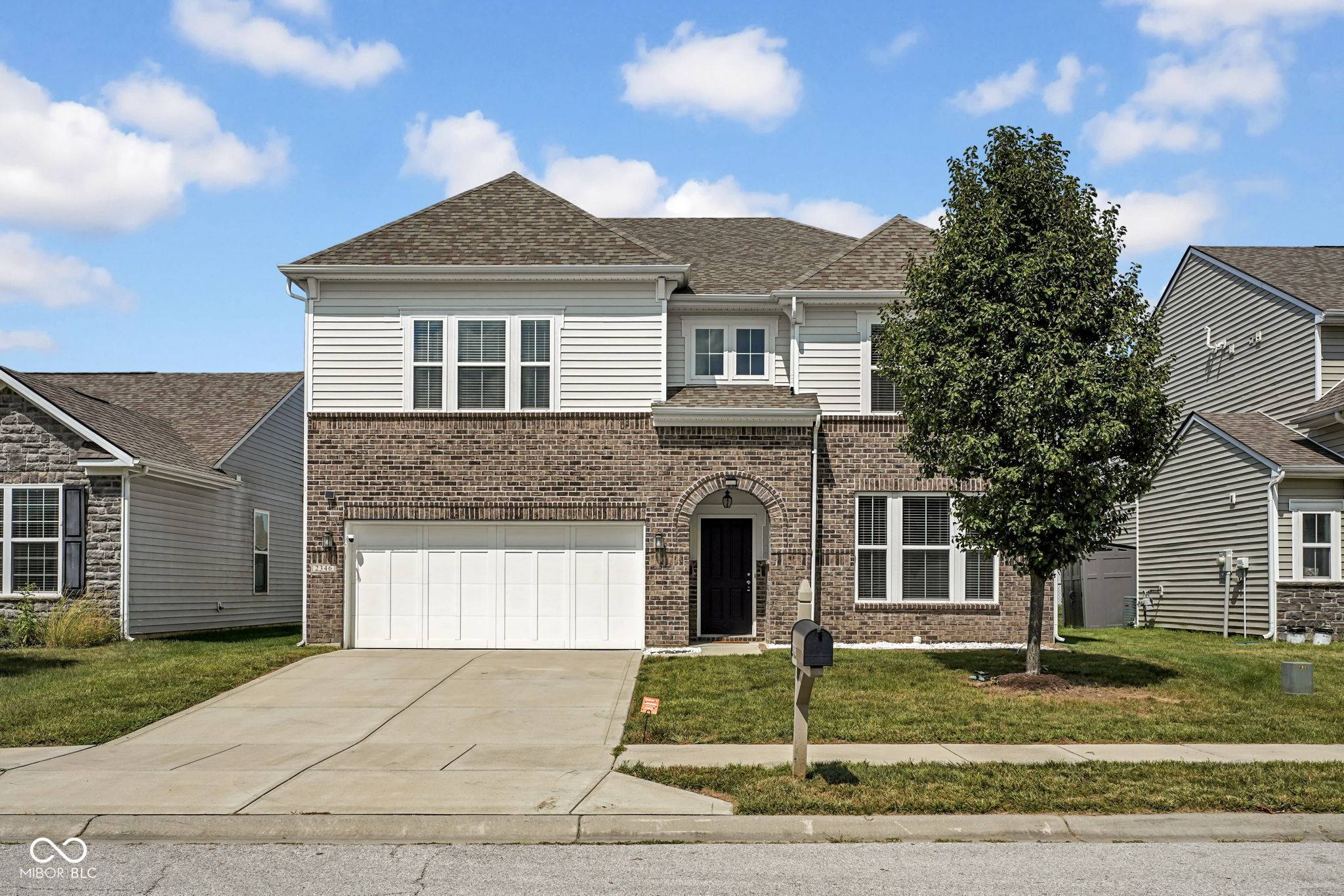 2346 Creek Bank DR, Columbus, IN 47201