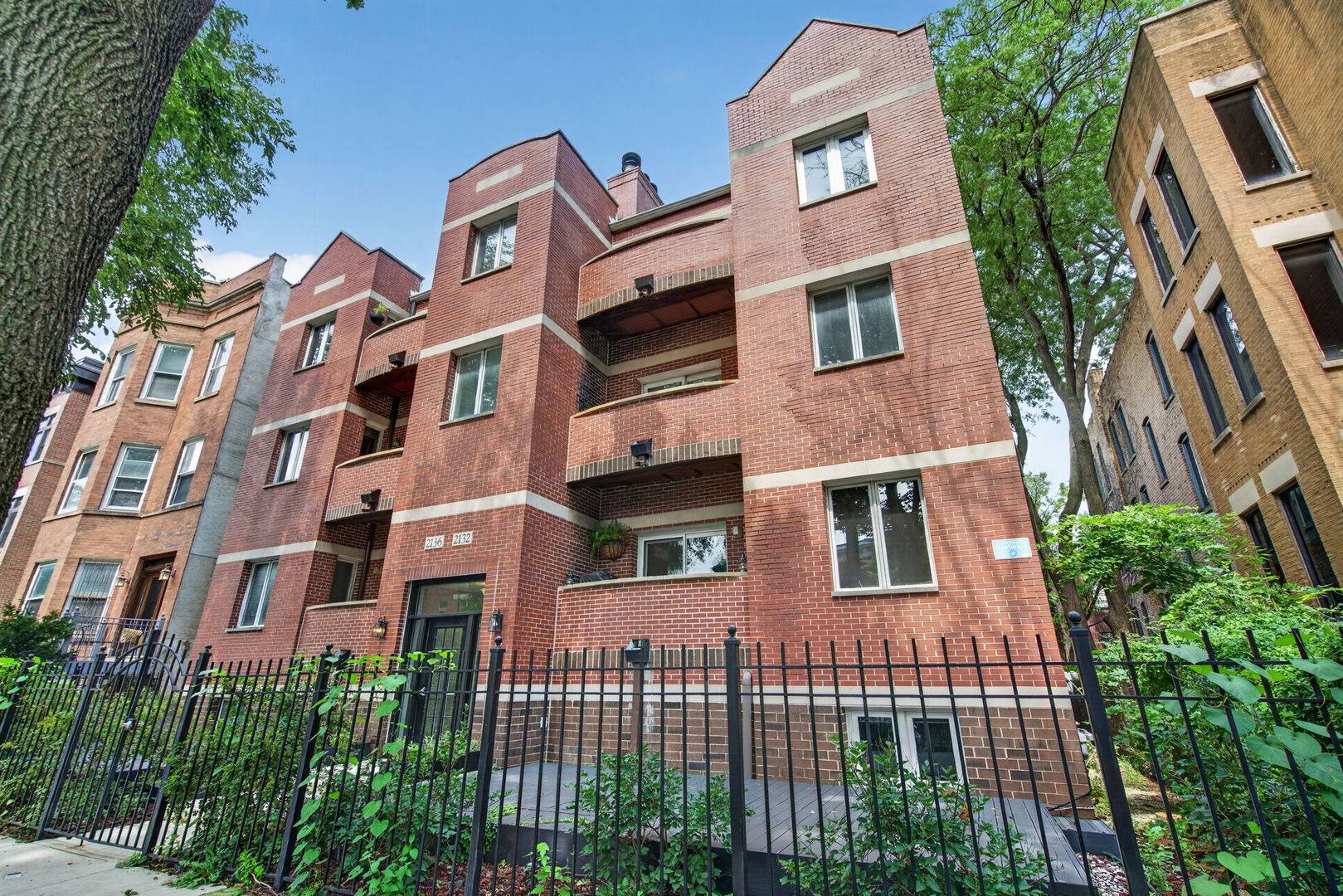2136 W Evergreen AVE #1B, Chicago, IL 60622