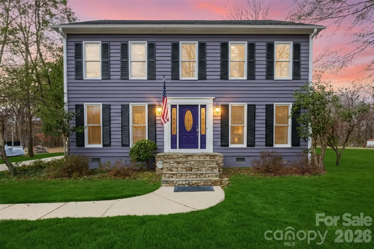 8230 Quail Hollow DR, Harrisburg, NC 28075