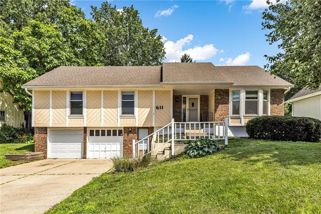 611 SW Murray RD, Lee's Summit, MO 64081