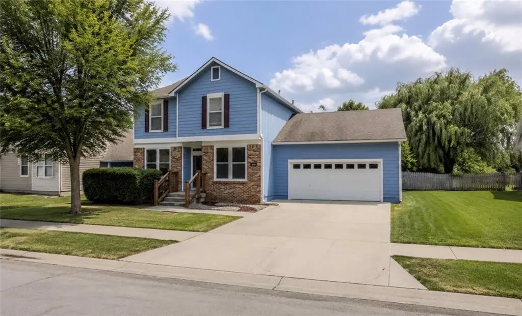 5217 Carson DR, Lawrence, KS 66049