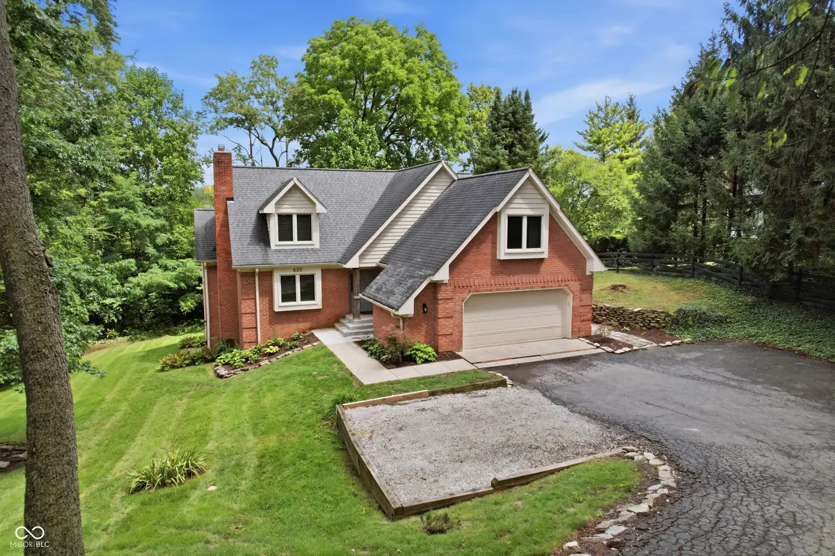 635 Mulberry ST, Zionsville, IN 46077