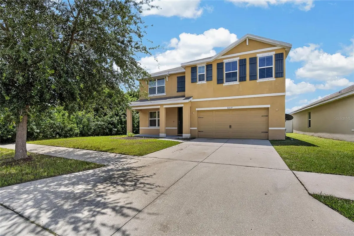 8219 BILSTON VILLAGE LN, Gibsonton, FL 33534