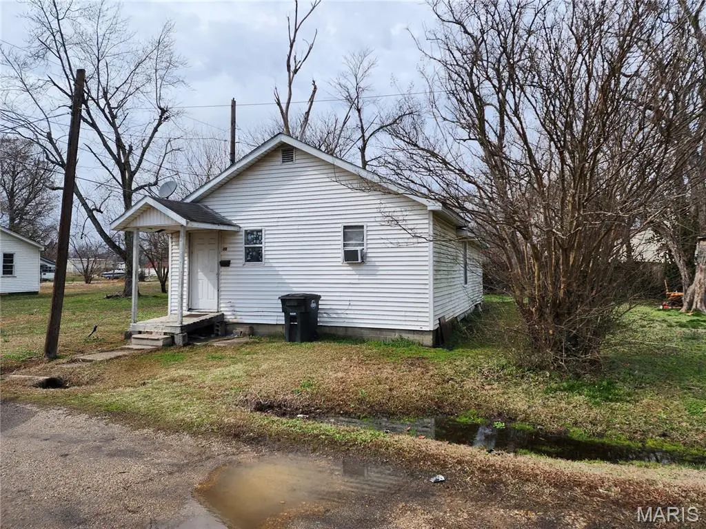 110 W South ST, Campbell, MO 63933