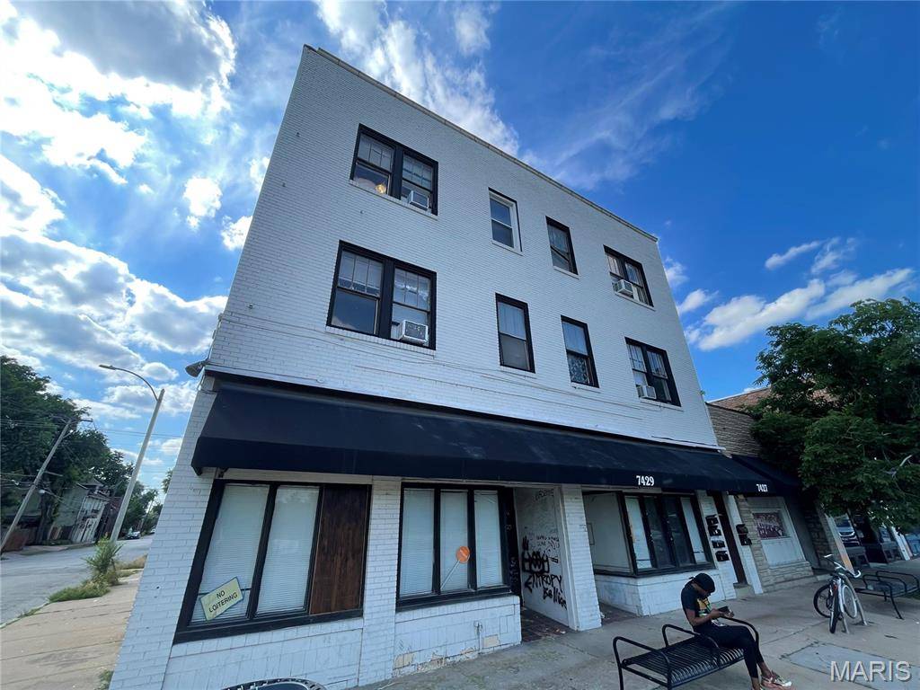 7427 S Broadway, St Louis, MO 63111