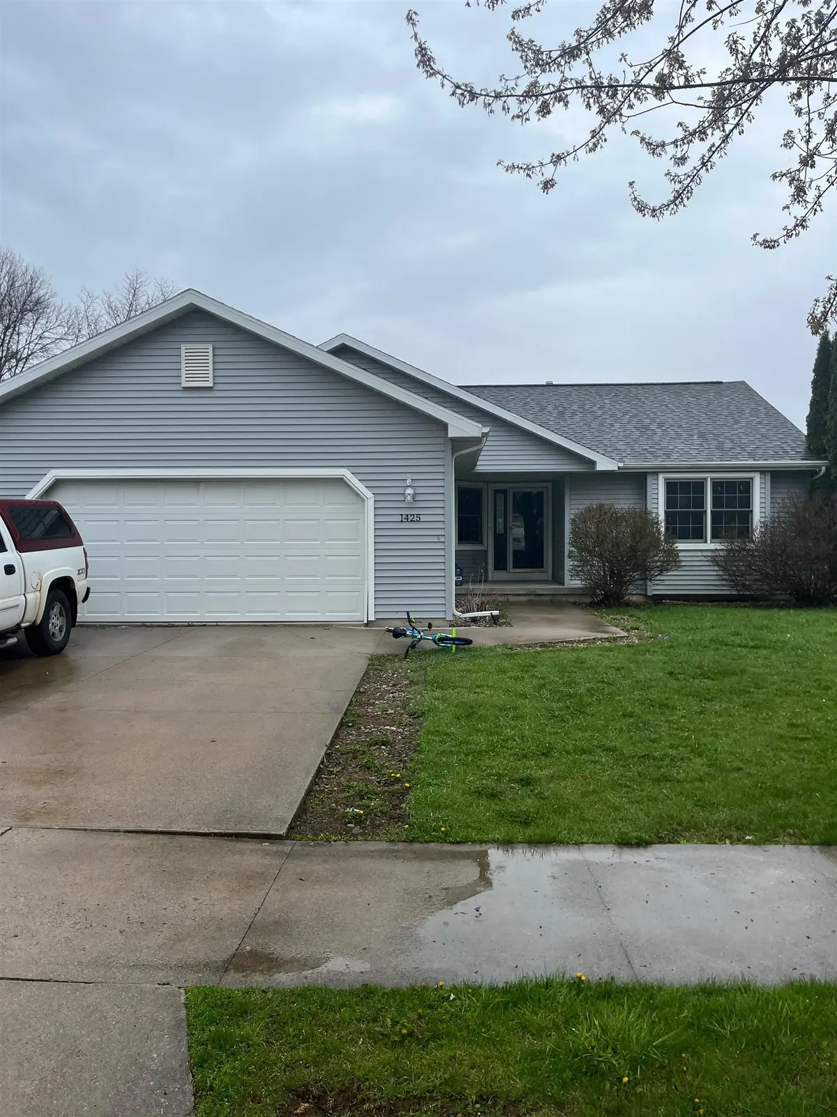 1425 W WEILAND LN, Appleton, WI 54914