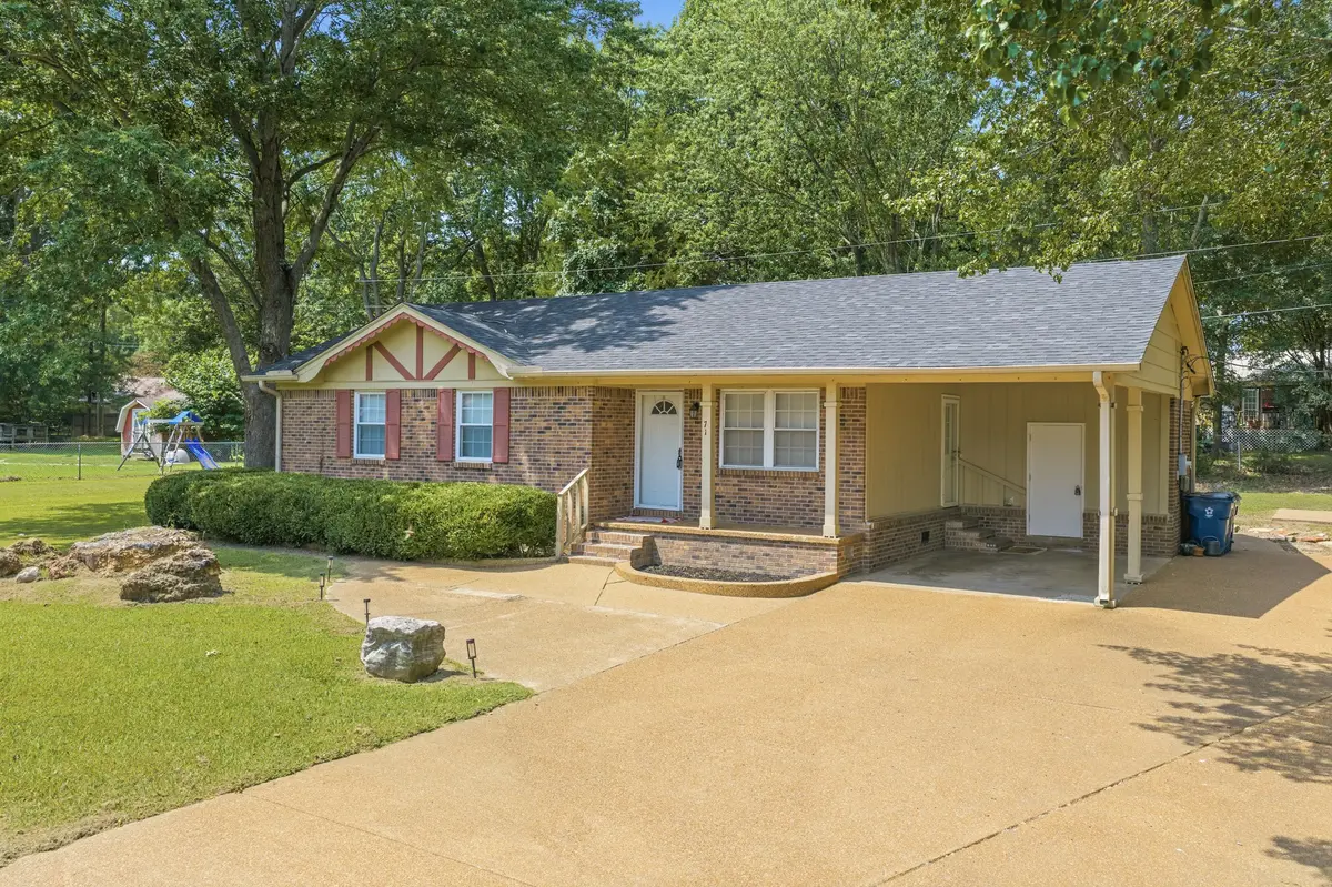 71 Tracy St, Bells, TN 38006