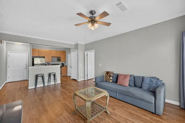2502 Leon ST #304, Austin, TX 78705