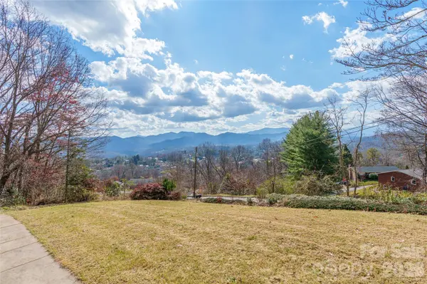 112 Hy Vu DR, Canton, NC 28716