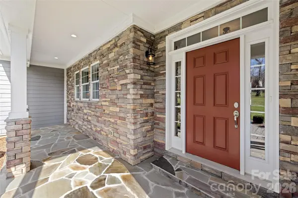 490 Mapleton LN, Columbus, NC 28722