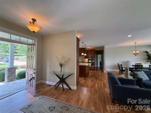 490 Mapleton LN, Columbus, NC 28722