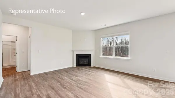 5616 Pamplona WAY, Charlotte, NC 28214