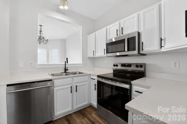 2838 Avalon Loop RD, Charlotte, NC 28269