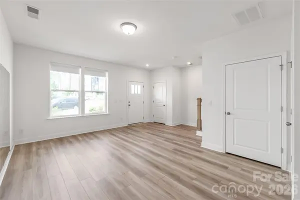 15309 Ballancroft Pkwy, Charlotte, NC 28277