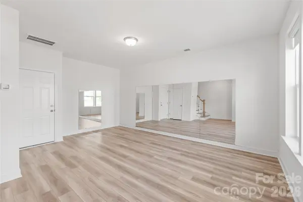 15309 Ballancroft Pkwy, Charlotte, NC 28277