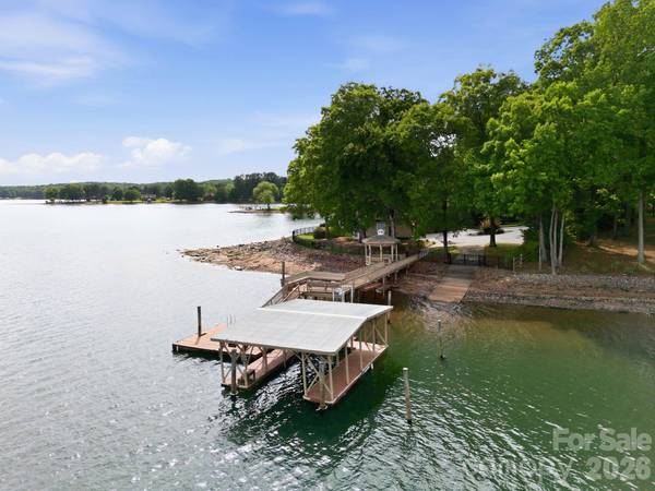 3725 Kingfisher LN, Terrell, NC 28682