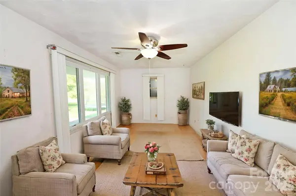 1026 Quail Hill AVE, Newton, NC 28658