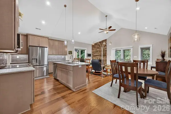 152 Sports Village DR, Hendersonville, NC 28739