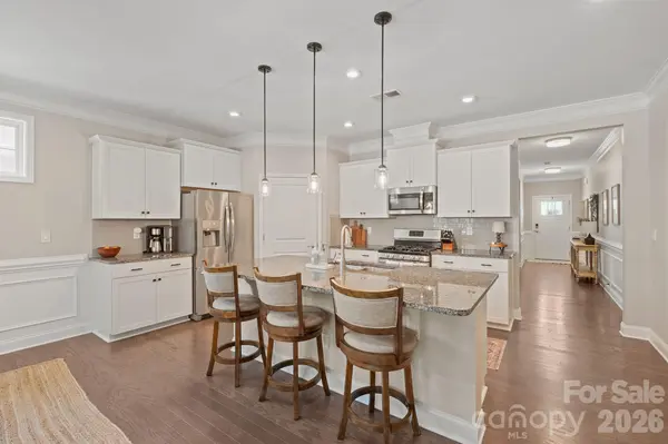 261 Robinwood LN, Clover, SC 29710