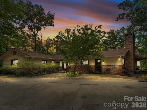 12 E Park DR, Tryon, NC 28782