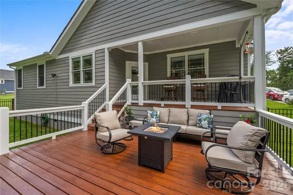 202 Windy Acres Knoll DR, Hendersonville, NC 28792