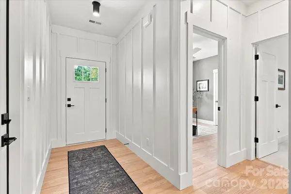 16 Marion Meadow LN, Travelers Rest, SC 29690