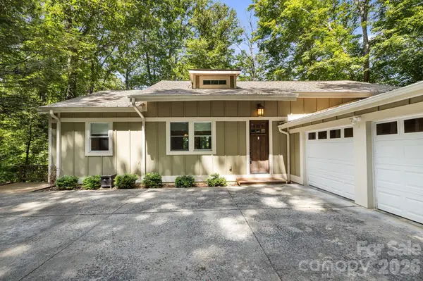 22 Wild Violet LN, Arden, NC 28704