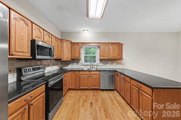 1703 Running Deer DR NW, Conover, NC 28613