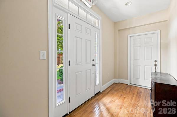 1056 The Glen ST, Statesville, NC 28677