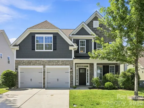 127 Tomahawk DR, Mooresville, NC 28117