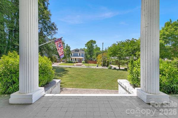 208 Probart ST, Brevard, NC 28712